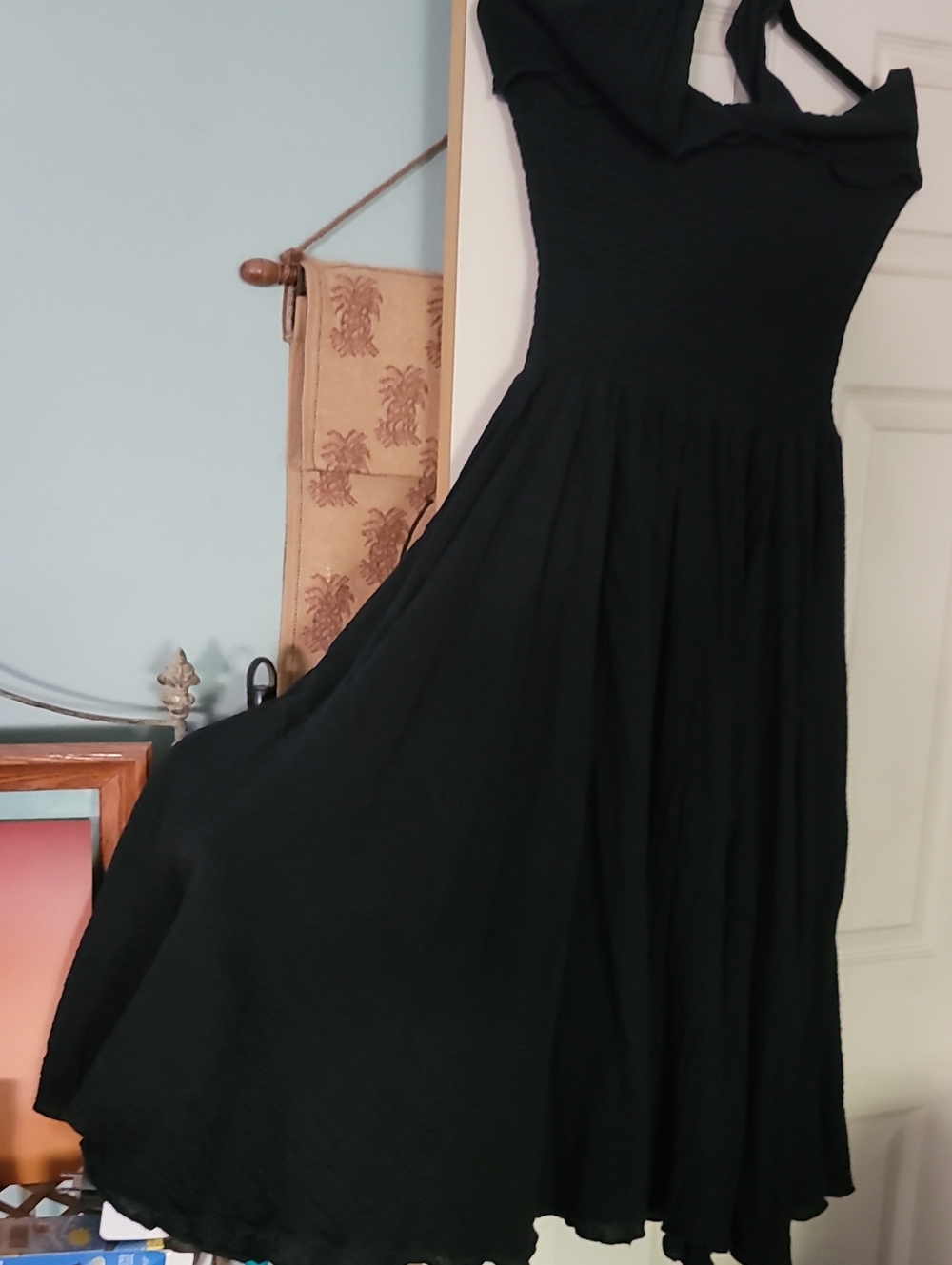 Quentessential "Marilyn Monroe" Style lBlack  Maxi Dress with Halter Neck